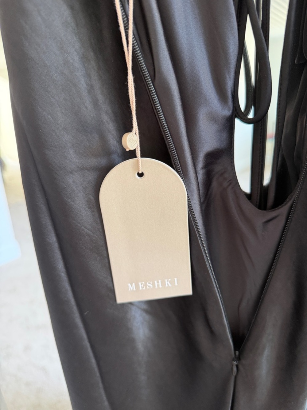 MESHKI key hole black satin dress - Picture 3 of 8